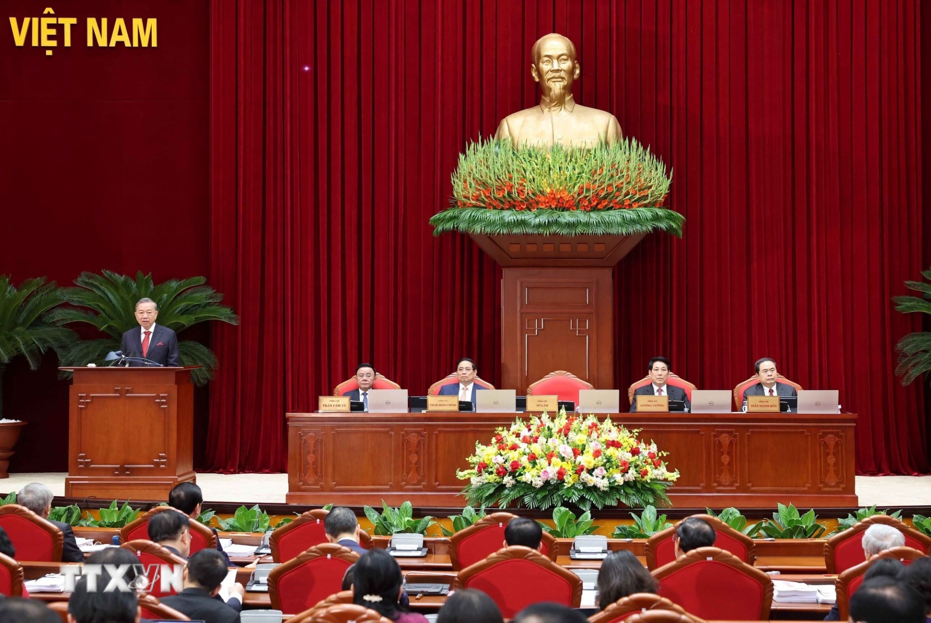   Tổng Bí thư Tô Lâm phát biểu khai mạc Hội nghị lần thứ mười ba, Ban Chấp hành Trung ương Đảng khóa XIII. (Ảnh: TTXVN)