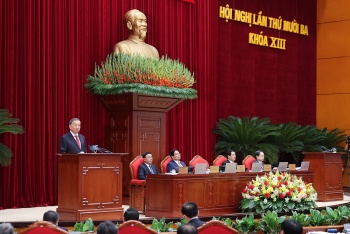 Biểu quyết giới thiệu nhân sự Ban chấp hành Trung ương khóa XIV