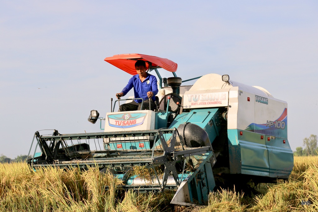 Cơ giới trong nông nghiệp từng bước đưa ĐBSCL thành trung tâm sản xuất nông sản của Việt Nam