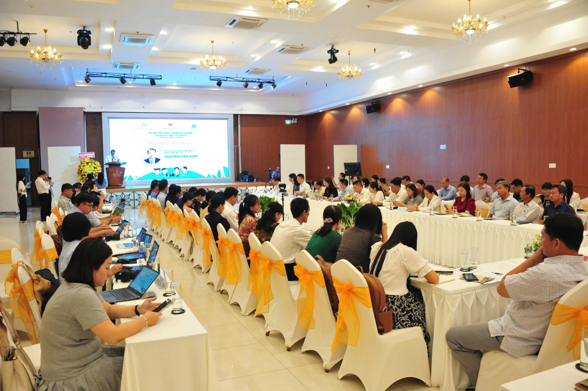 Trường học sinh thái là nền tảng bền vững để chống rác thải nhựa Trường học sinh thái là nền tảng bền vững để chống rác thải nhựa