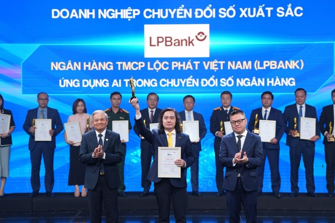 Giải chuyển đổi số Việt Nam 2025:    TÔN VINH 52 CƠ QUAN, DOANH NGHIỆP, CÁ NHÂN, SẢN PHẨM VÀ GIẢI PHÁP XUẤC SẮC