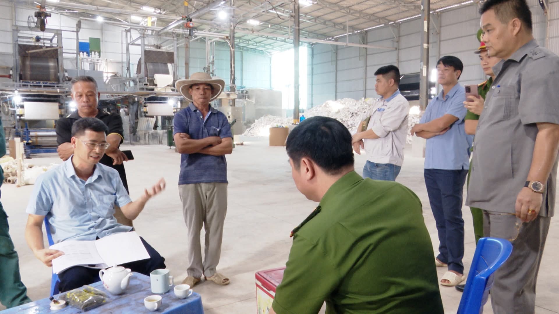 Phú Thọ: Phạt 160 triệu đồng xưởng sản xuất giấy xây dựng trái phép, gây ô nhiễm môi trường