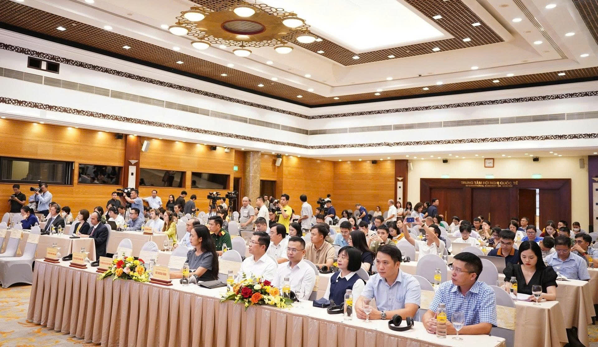 Toàn cảnh buổi họp báo