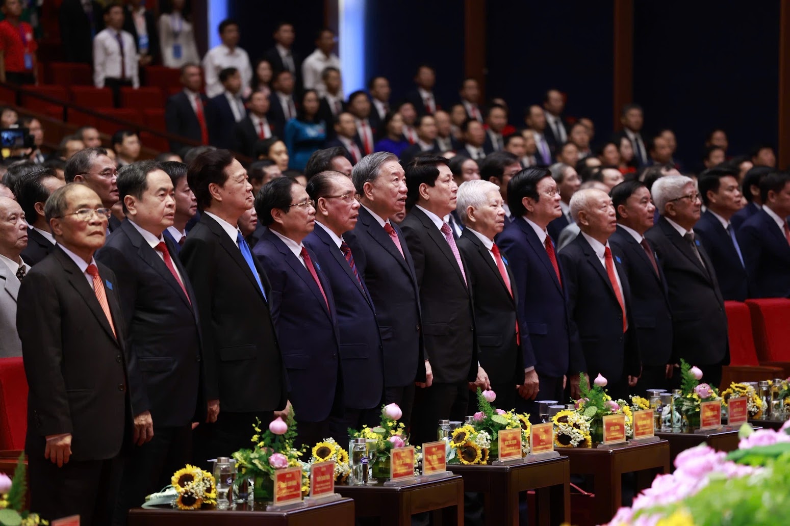 Các đồng chí lãnh đạo, nguyên lãnh đạo Đảng, Nhà nước dự Đại hội đại biểu Đảng bộ Thành phố Hà Nội lần thứ XVIII, nhiệm kỳ 2025-2030 - Ảnh: VGP Các đồng chí lãnh đạo, nguyên lãnh đạo Đảng, Nhà nước dự Đại hội đại biểu Đảng bộ Thành phố Hà Nội lần thứ XVIII, nhiệm kỳ 2025-2030 - Ảnh: VGP