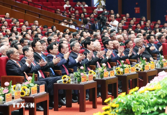   Tổng Bí thư Tô Lâm cùng các lãnh đạo, nguyên lãnh đạo Đảng, Nhà nước dự Đại hội. (Ảnh: TTXVN)