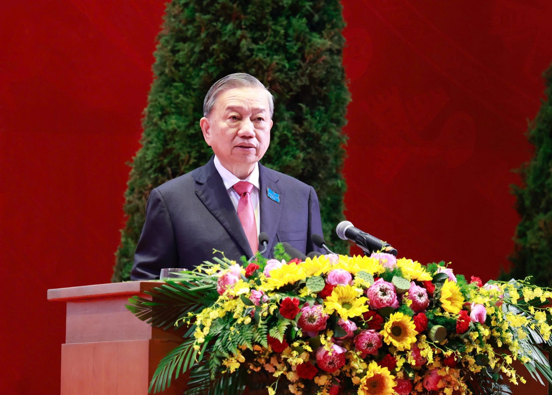 Tổng Bí thư Tô Lâm phát biểu chỉ đạo tại phiên khai mạc Đại hội đại biểu Đảng bộ TP. Hà Nội khóa XVIII - Ảnh: VGP Tổng Bí thư Tô Lâm phát biểu chỉ đạo tại phiên khai mạc Đại hội đại biểu Đảng bộ TP. Hà Nội khóa XVIII - Ảnh: VGP