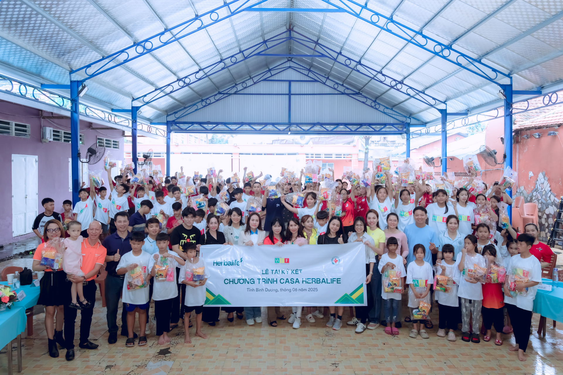 Herbalife Việt Nam tiếp tục đồng hành hỗ trợ bữa ăn dinh dưỡng cho hơn 3.000 người có hoàn cảnh khó khăn