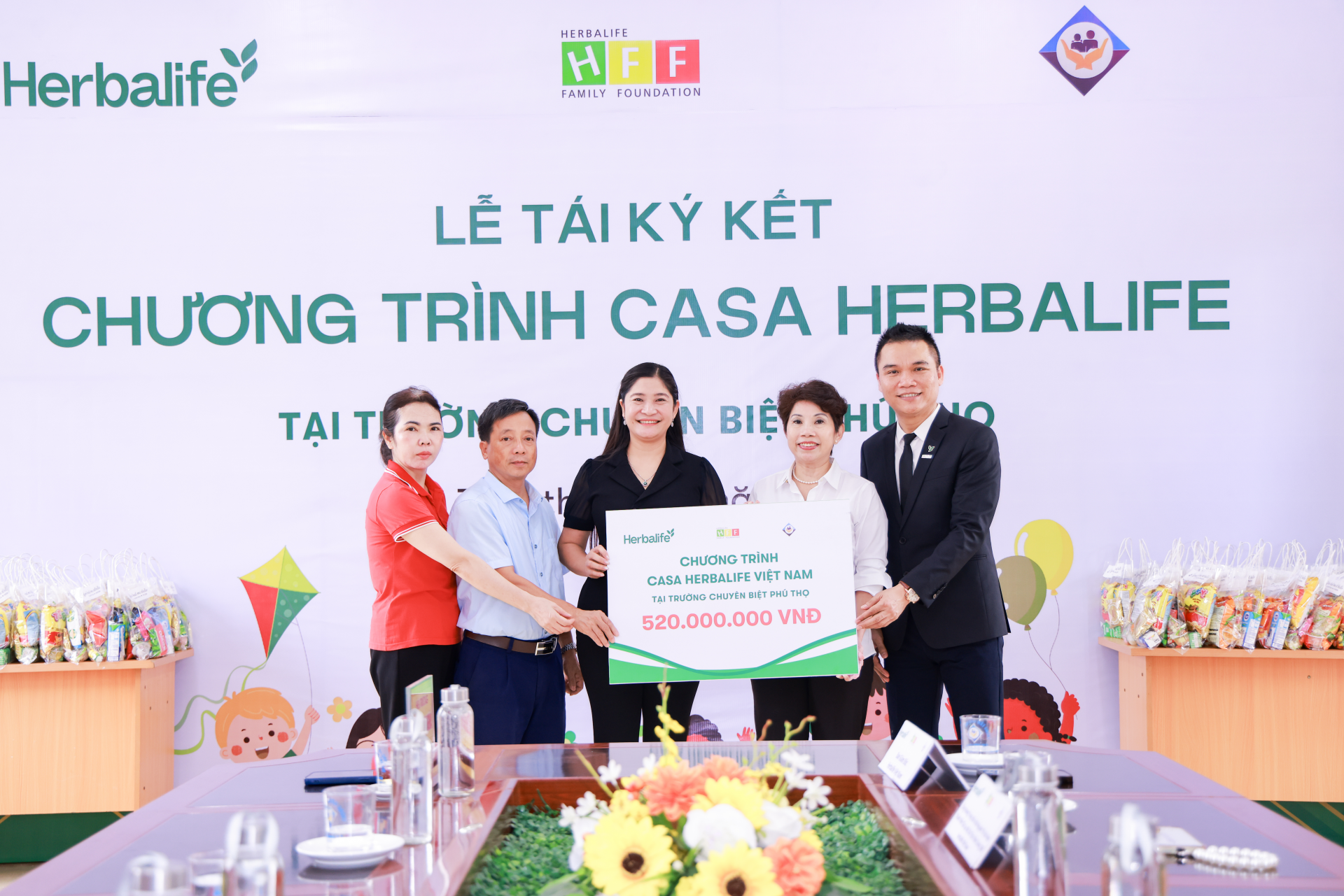 Herbalife Việt Nam tiếp tục đồng hành hỗ trợ bữa ăn dinh dưỡng cho hơn 3.000 người có hoàn cảnh khó khăn