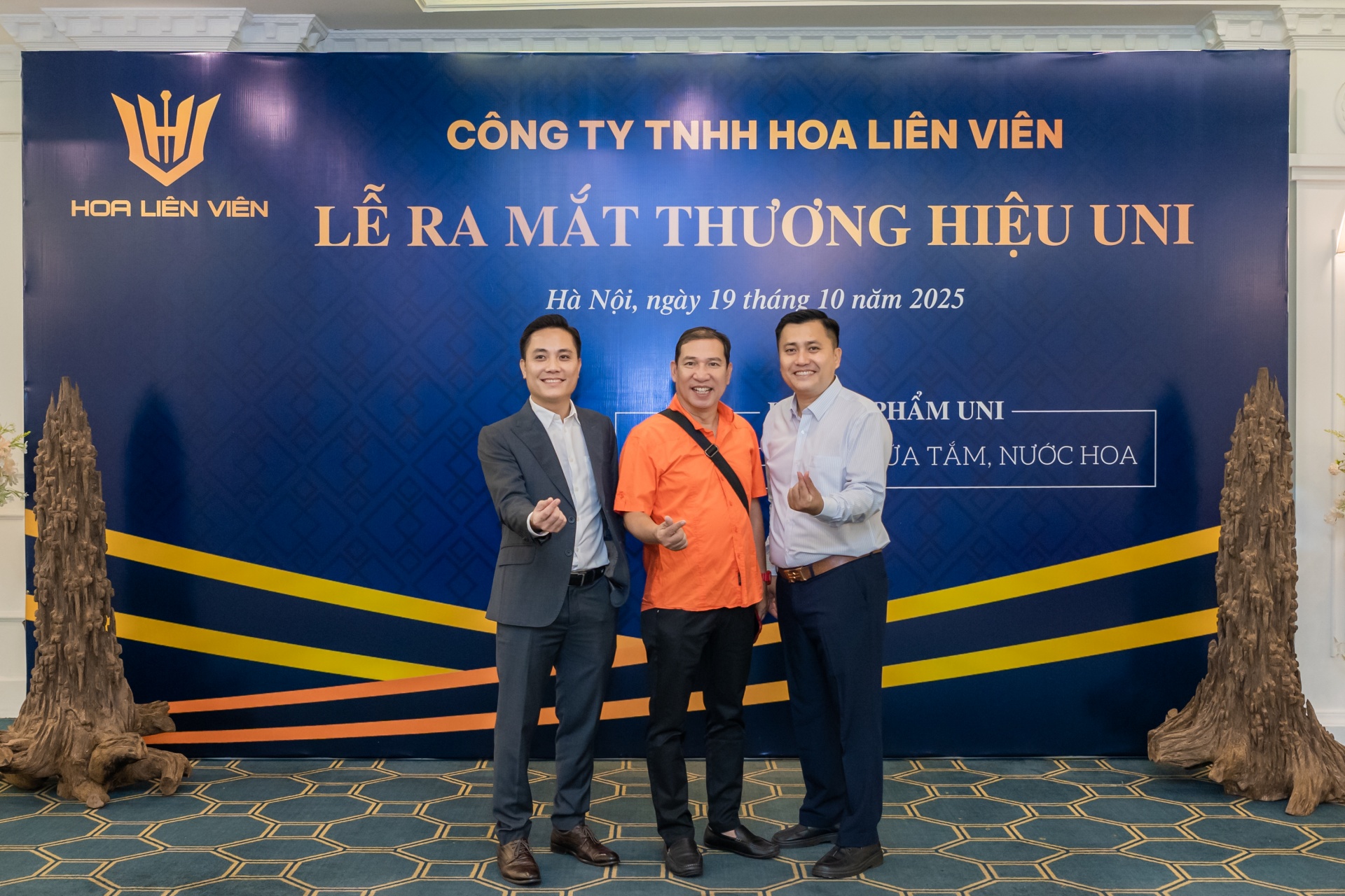 Nước hoa, mỹ phẩm cao cấp UNI: Tinh hoa từ Trầm Hương Việt