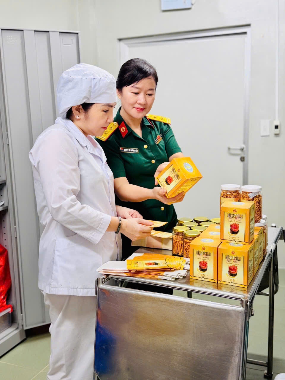 Nữ thầy thuốc giỏi chuyên môn, nhiệt huyết với phong trào