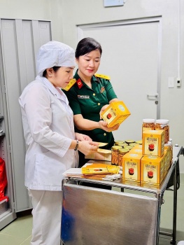 nu thay thuoc gioi chuyen mon nhiet huyet voi phong trao