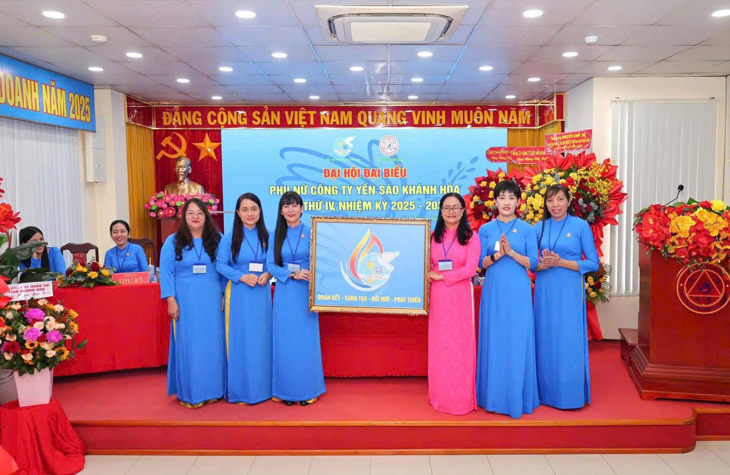 “Phụ Nữ Yến Sào Khánh Hòa Đoàn Kết, Trí Tuệ, Đổi Mới, Sáng Tạo, Phát Triển Bền Vững”