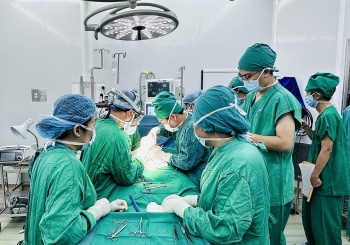 Bệnh viện Đa khoa Khánh Hoà: Cứu sống bé sơ sinh 4 ngày tuổi bị teo thực quản bẩm sinh