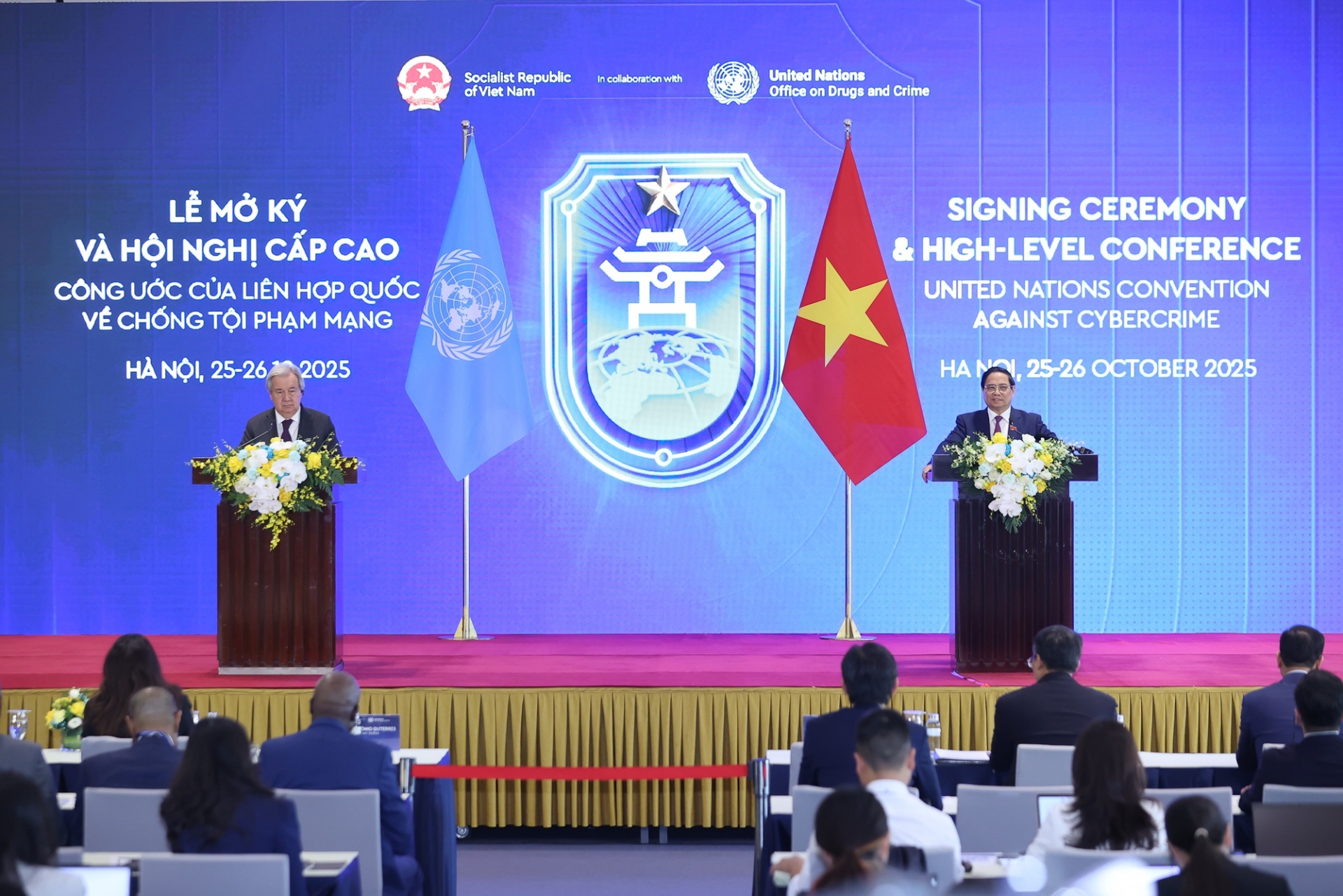 Thủ tướng Phạm Minh Chính và Tổng Thư ký Liên Hợp Quốc António Guterres đồng chủ trì họp báo về Lễ mở ký và Hội nghị cấp cao Công ước của Liên Hợp Quốc về chống tội phạm mạng - Ảnh: VGP Thủ tướng Phạm Minh Chính và Tổng Thư ký Liên Hợp Quốc António Guterres đồng chủ trì họp báo về Lễ mở ký và Hội nghị cấp cao Công ước của Liên Hợp Quốc về chống tội phạm mạng - Ảnh: VGP