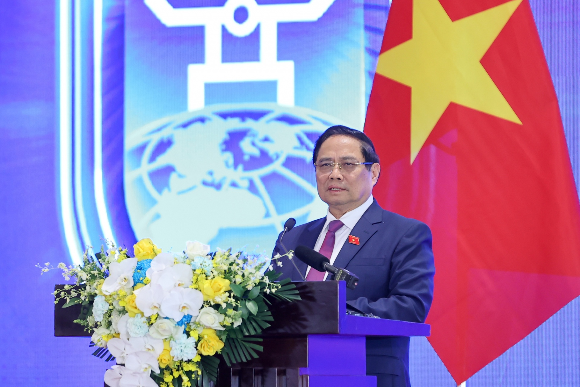 Thủ tướng nhấn mạnh, chống tội phạm mạng là vấn đề không của riêng một quốc gia nào, riêng người nào mà có tính toàn dân, toàn diện, toàn cầu; vì vậy phải đề cao chủ nghĩa đa phương, kêu gọi đoàn kết quốc tế - Ảnh: VGP Thủ tướng nhấn mạnh, chống tội phạm mạng là vấn đề không của riêng một quốc gia nào, riêng người nào mà có tính toàn dân, toàn diện, toàn cầu; vì vậy phải đề cao chủ nghĩa đa phương, kêu gọi đoàn kết quốc tế - Ảnh: VGP