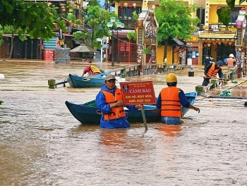 Tập trung ứng phó khẩn cấp, khắc phục hậu quả mưa lũ lớn tại khu vực Trung Bộ