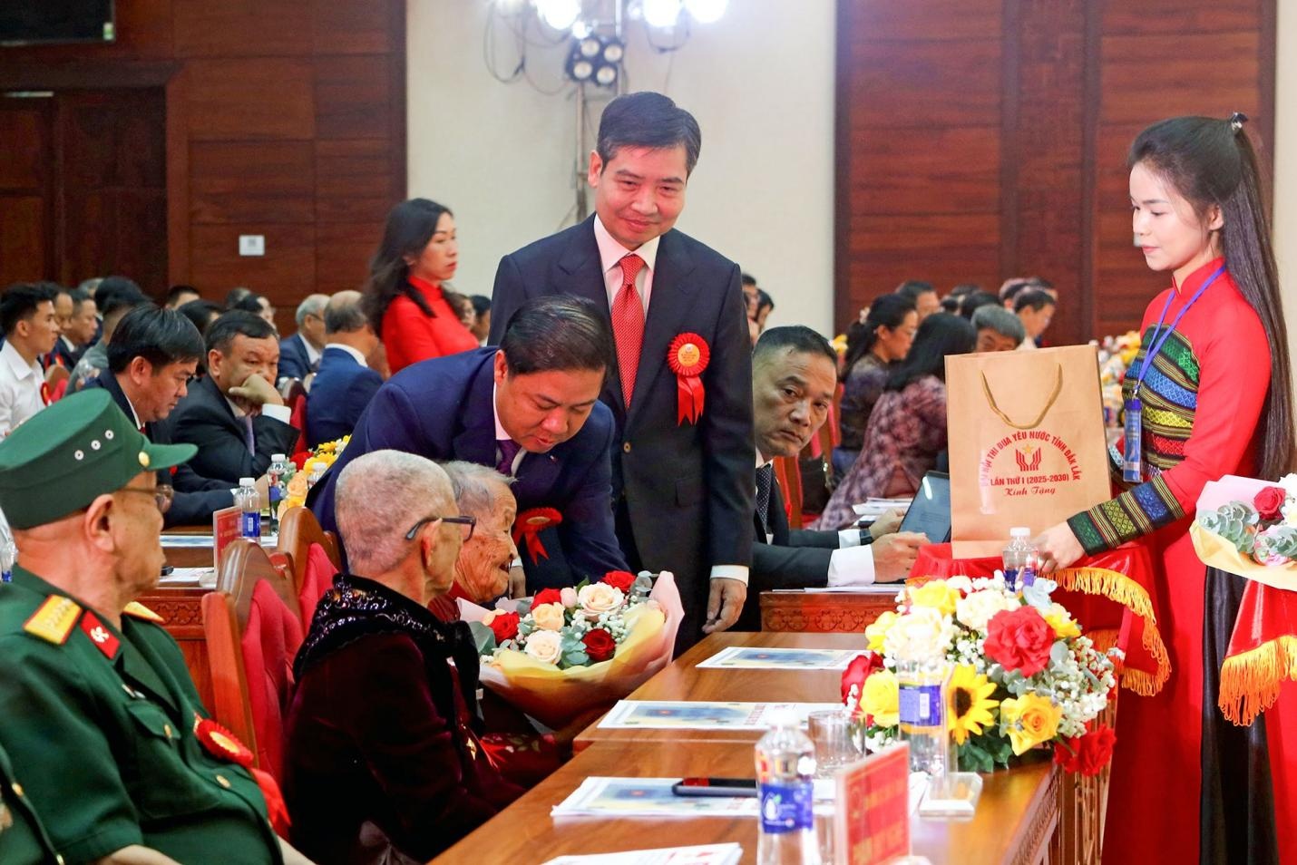 Đắk Lắk: Đoàn kết – sáng tạo – bứt phá, cùng cả nước tiến bước trong kỷ nguyên phát triển mới Đắk Lắk: Đoàn kết – sáng tạo – bứt phá, cùng cả nước tiến bước trong kỷ nguyên phát triển mới