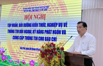 can tho boi duong kien thuc ky nang phat ngon va cung cap thong tin cho bao chi
