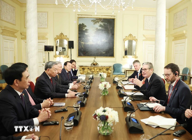 Tổng Bí thư Tô Lâm và Thủ tướng Liên hiệp Vương quốc Anh và Bắc Ireland Keir Starmer hội đàm. (Ảnh: TTXVN) Tổng Bí thư Tô Lâm và Thủ tướng Liên hiệp Vương quốc Anh và Bắc Ireland Keir Starmer hội đàm. (Ảnh: TTXVN)