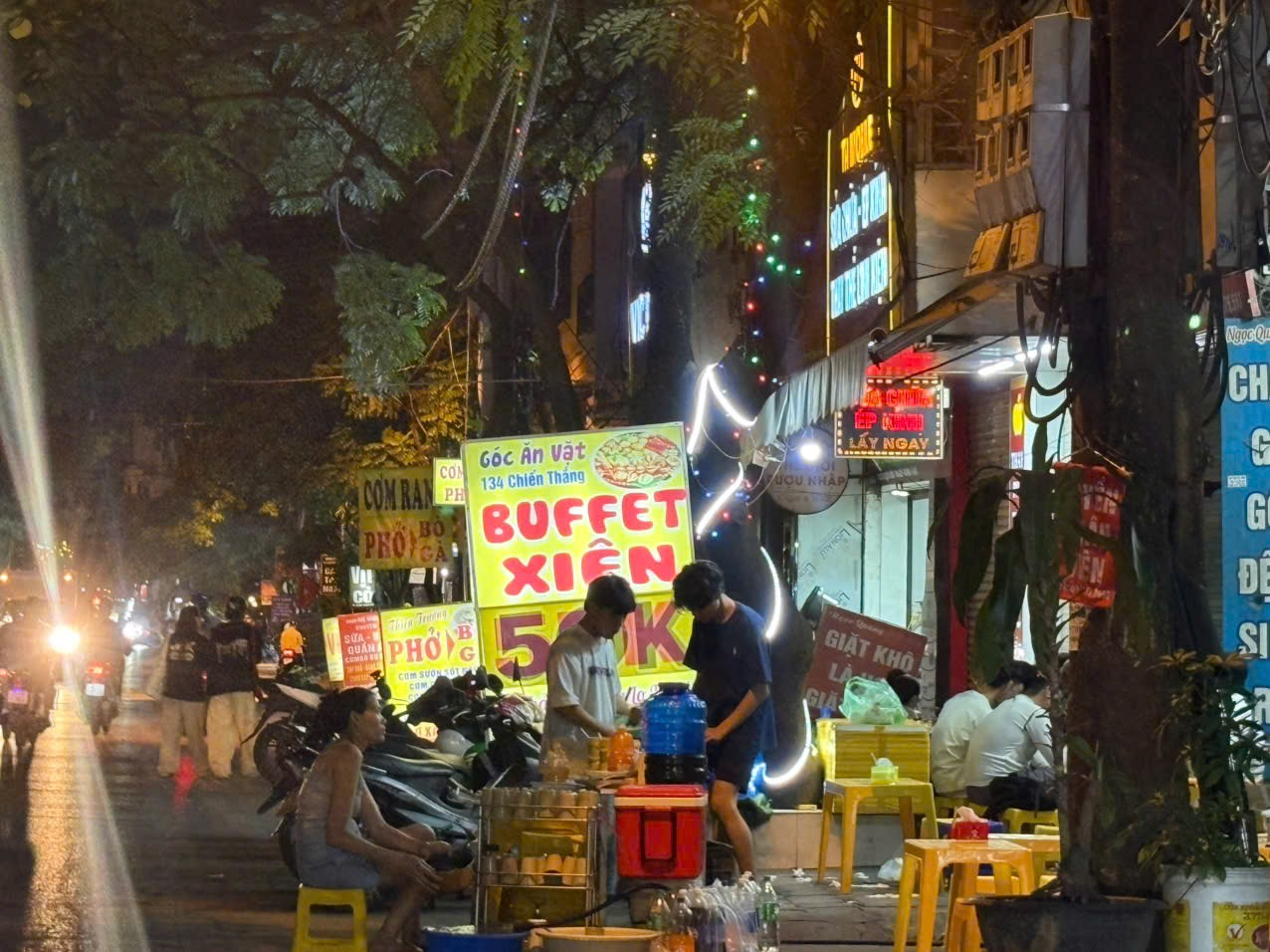 Xiên nướng vỉa hè: Mối nguy từ ẩm thực đường phố