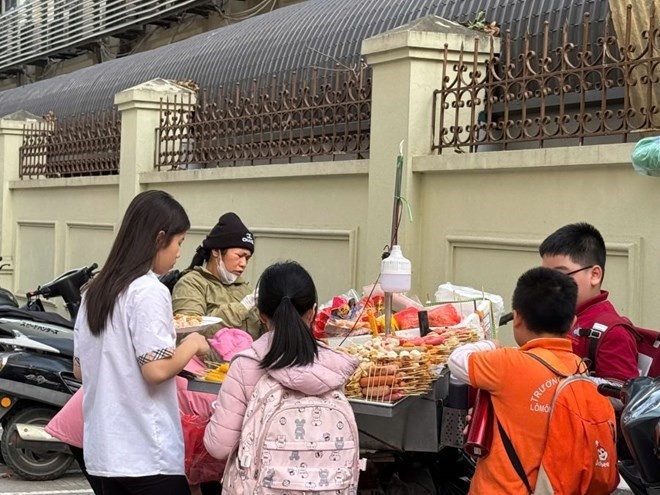 Xiên nướng vỉa hè: Mối nguy từ ẩm thực đường phố