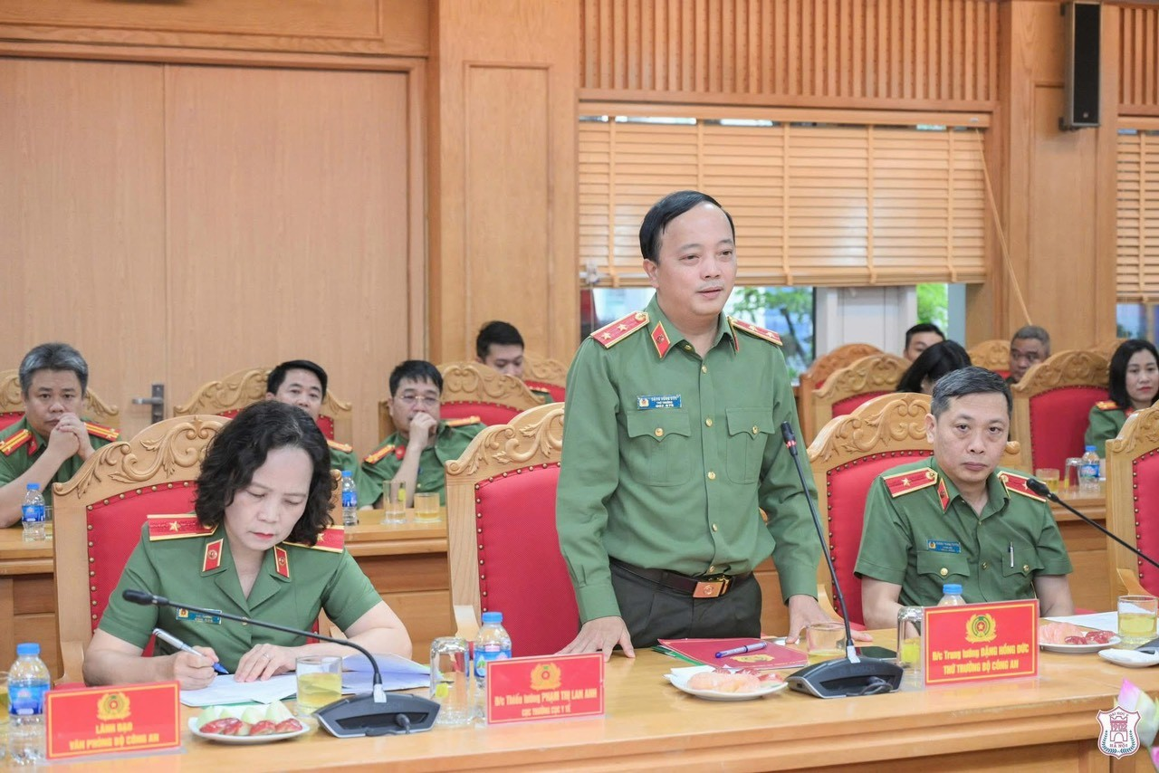 Trường Đại học Y Hà Nội và Bệnh viện 19-8 ký kết thỏa thuận hợp tác toàn diện Trường Đại học Y Hà Nội và Bệnh viện 19-8 ký kết thỏa thuận hợp tác toàn diện