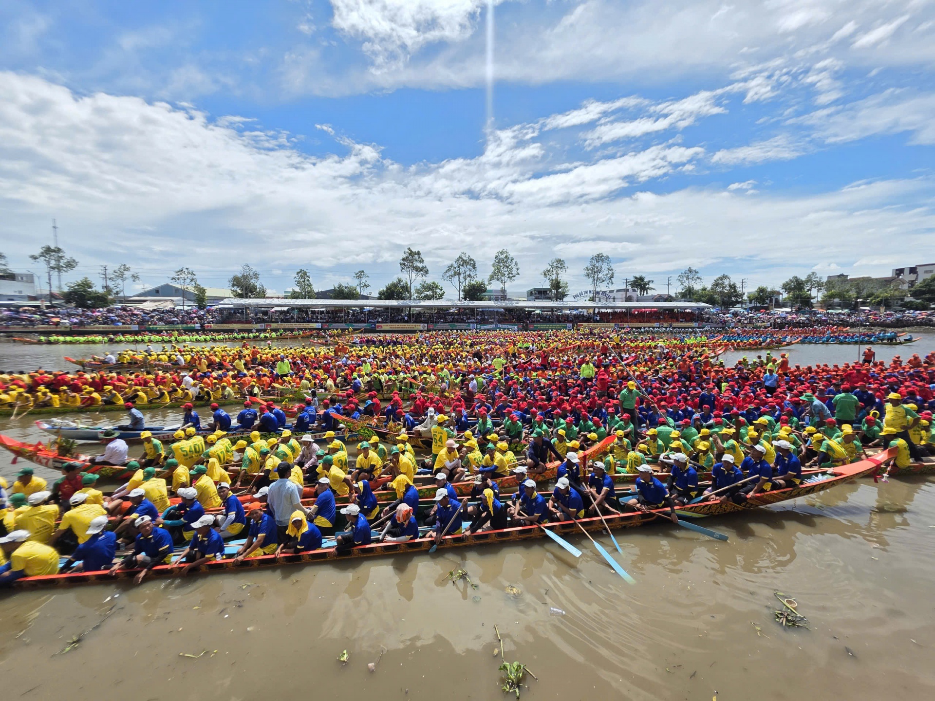 Khai mạc giải đua ghe ngo thành phố Cần Thơ