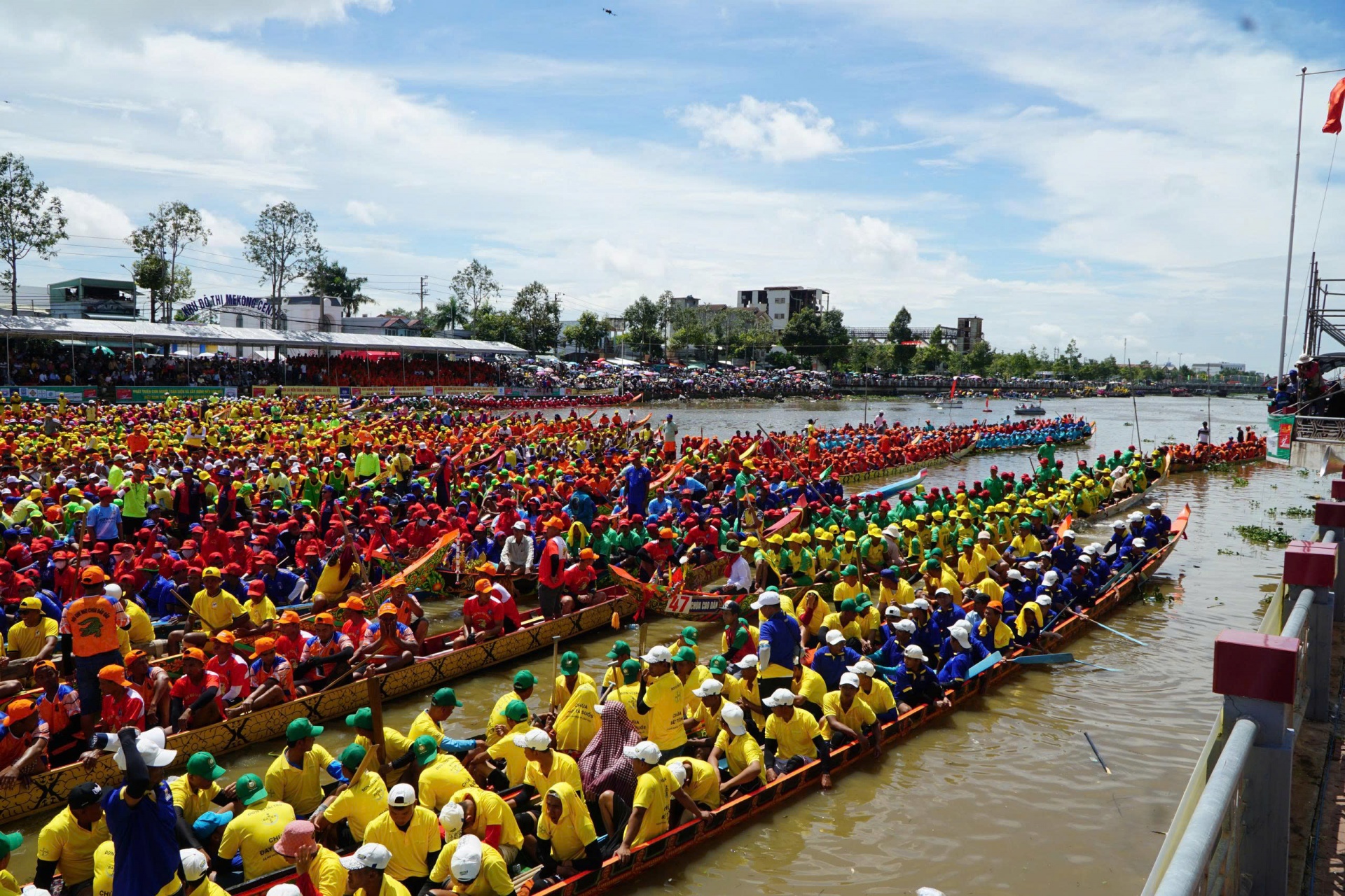 Khai mạc giải đua ghe ngo thành phố Cần Thơ