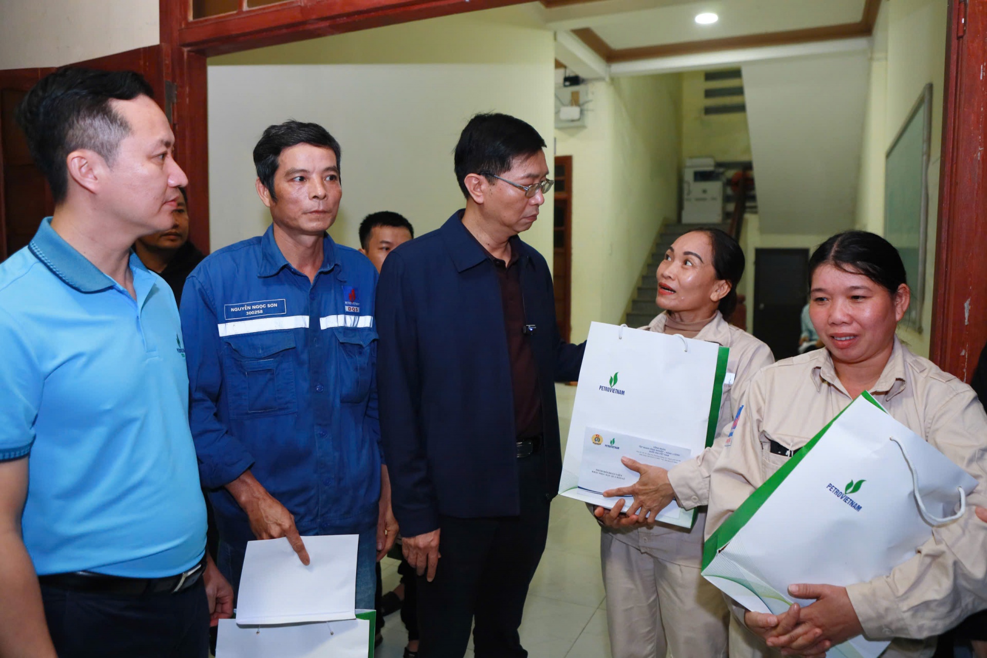 Ấm áp nghĩa tình Petrovietnam