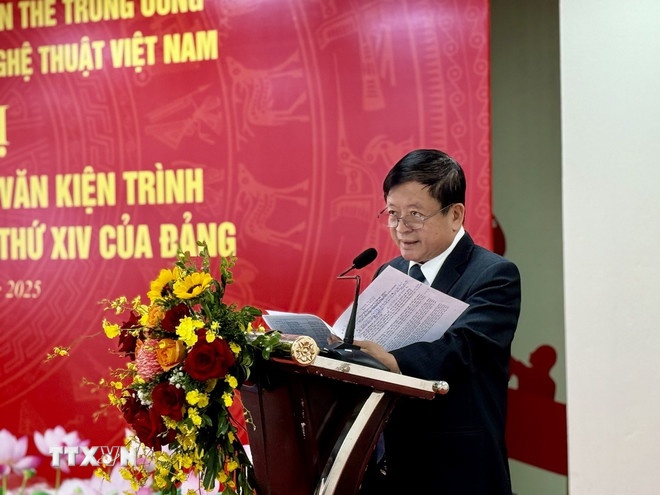   Chủ tịch Liên hiệp các Hội Văn học nghệ thuật Việt Nam Đỗ Hồng Quân phát biểu. (Ảnh: TTXVN)