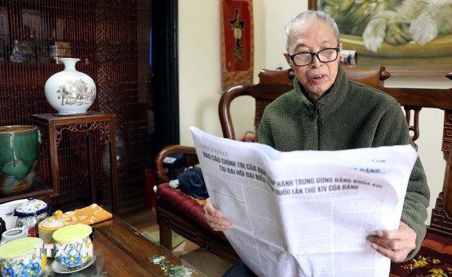 Nhà nghiên cứu văn hóa Nguyễn Thanh, nguyên Giám đốc Sở Văn hóa-Thông tin tỉnh Thái Bình (nay là Sở Văn hóa, Thể thao và Du lịch) đóng góp ý kiến về Dự thảo Văn kiện Đại hội XIV của Đảng. (Ảnh: TTXVN) Nhà nghiên cứu văn hóa Nguyễn Thanh, nguyên Giám đốc Sở Văn hóa-Thông tin tỉnh Thái Bình (nay là Sở Văn hóa, Thể thao và Du lịch) đóng góp ý kiến về Dự thảo Văn kiện Đại hội XIV của Đảng. (Ảnh: TTXVN)