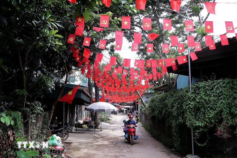 Góp ý dự thảo văn kiện Đại hội XIV của Đảng: Tạo đà cho vùng khó khăn phát triển