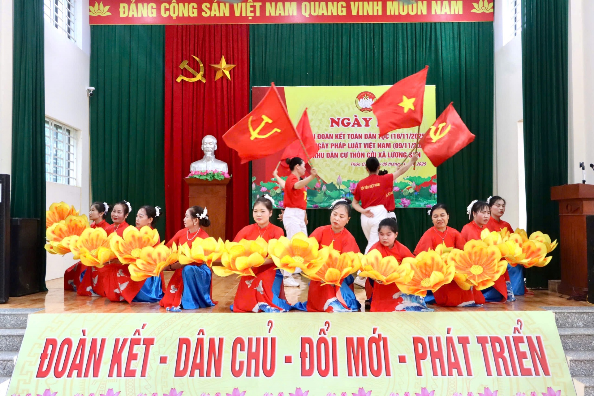 Phú Thọ: Điểm sáng Lương Sơn phát huy sức mạnh đại đoàn kết toàn dân Phú Thọ: Điểm sáng Lương Sơn phát huy sức mạnh đại đoàn kết toàn dân