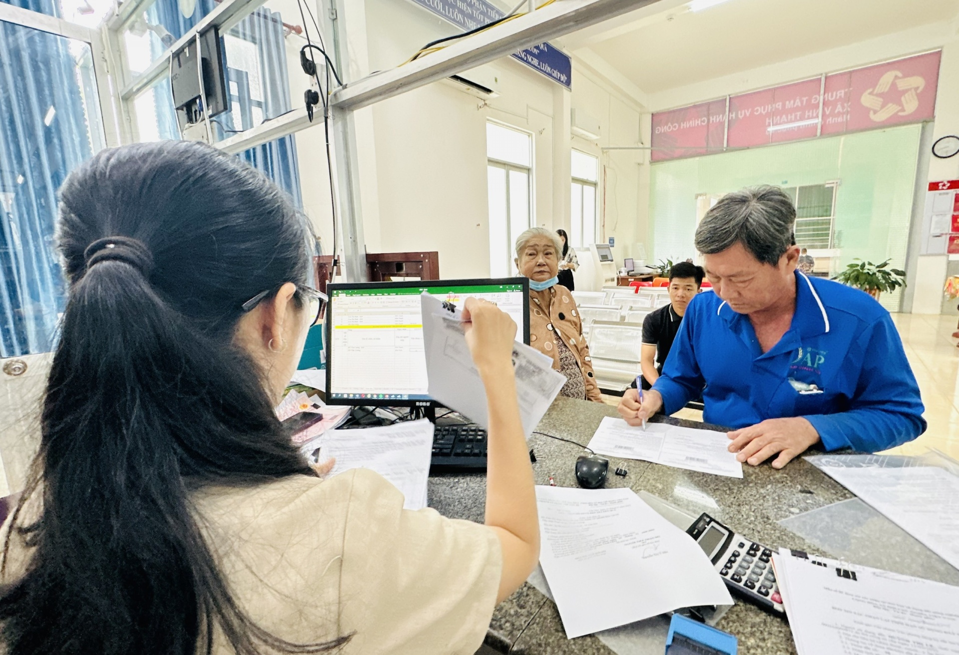 Cán bộ tận tụy, dân thuận tiện – Điểm sáng trong hành chính công xã Vĩnh Thạnh, Cần Thơ