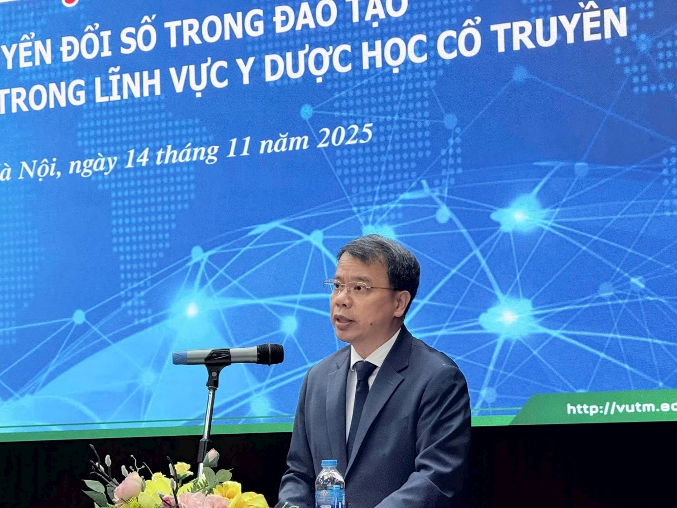    PGS.TS Nguyễn Quốc Huy, Giám đốc Học viện Y – Dược học cổ truyền Việt Nam phát biểu tại hội thảo.