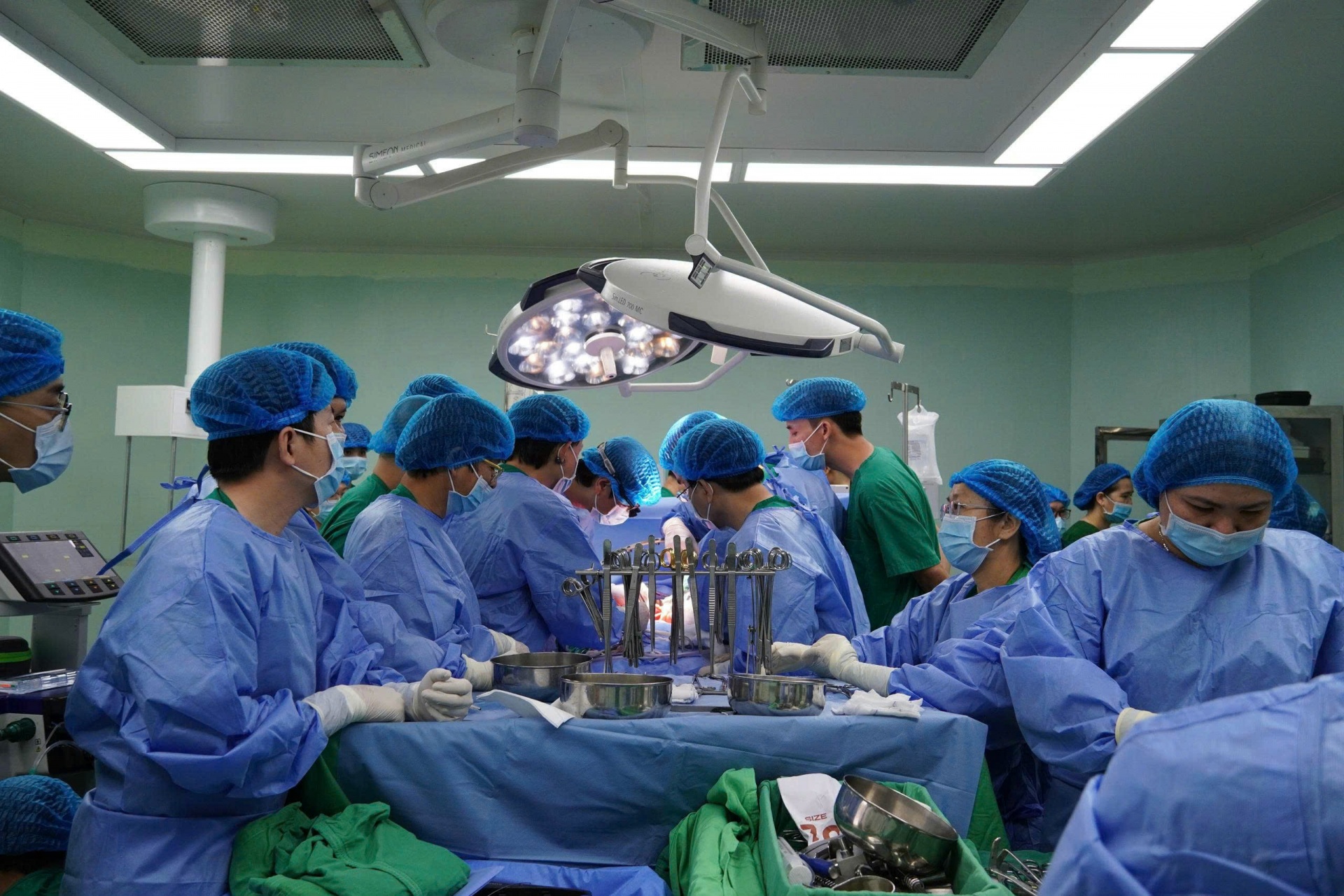 Hành trình 2000 km xuyên đêm mang sự sống cho bệnh nhân