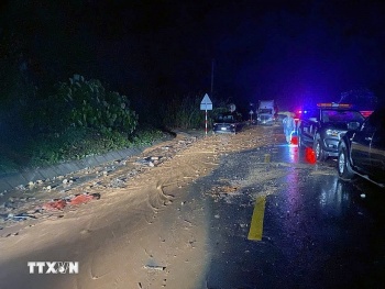 khanh hoa sat lo deo khanh le khanh son khien nhieu nguoi tu vong bi vui lap