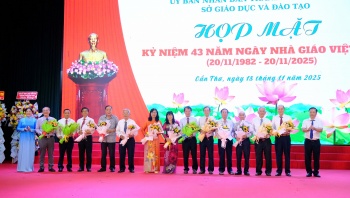can tho hop mat ky niem 43 nam ngay nha giao viet nam