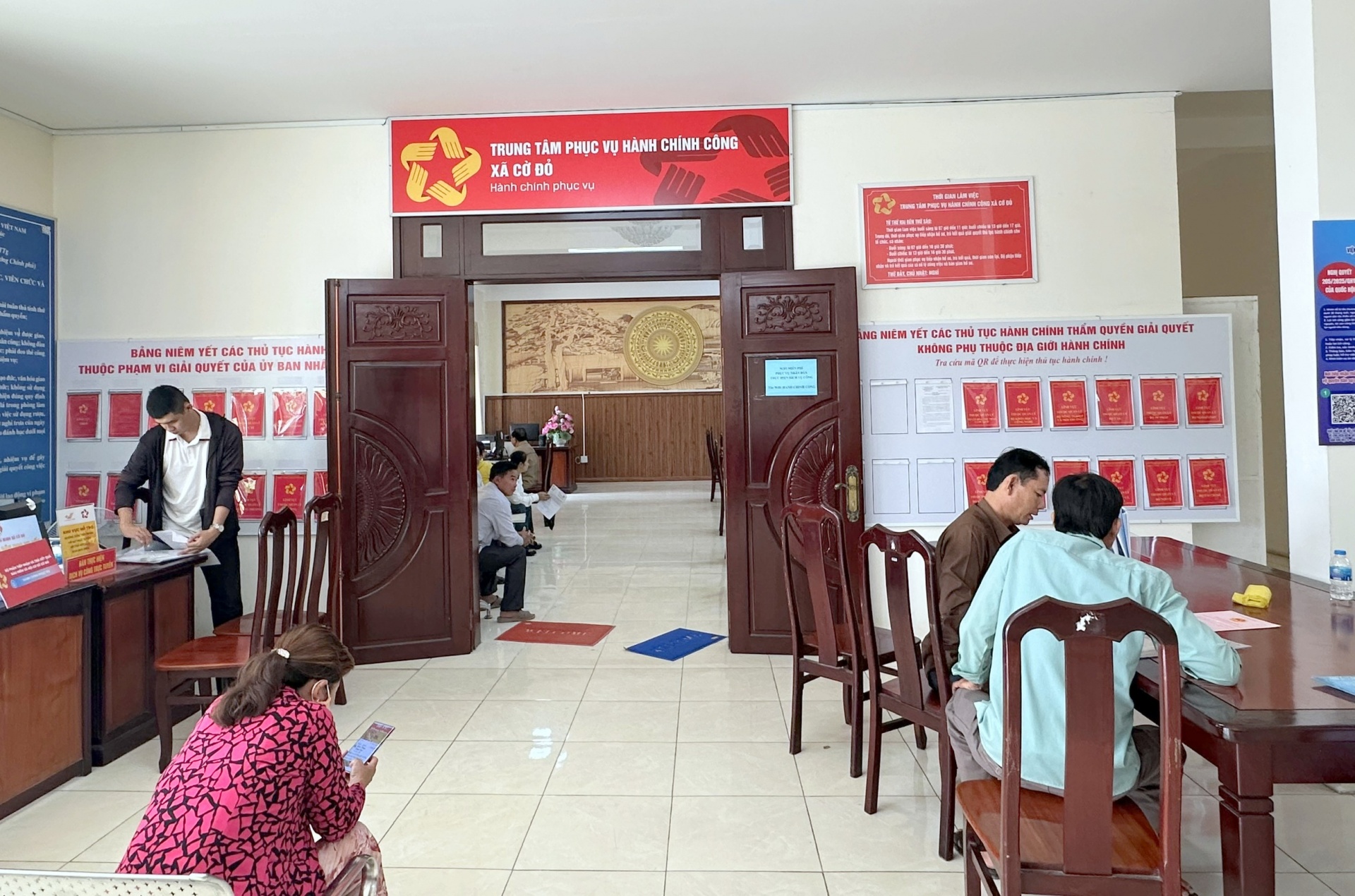 Trung tâm hành chính công xã Cờ Đỏ - Từ cải cách đến hài lòng của người dân