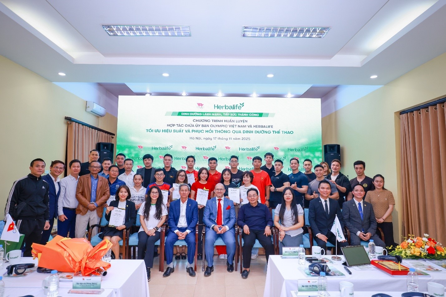 “Tối ưu Hiệu suất và Phục hồi thông qua Dinh dưỡng Thể thao”