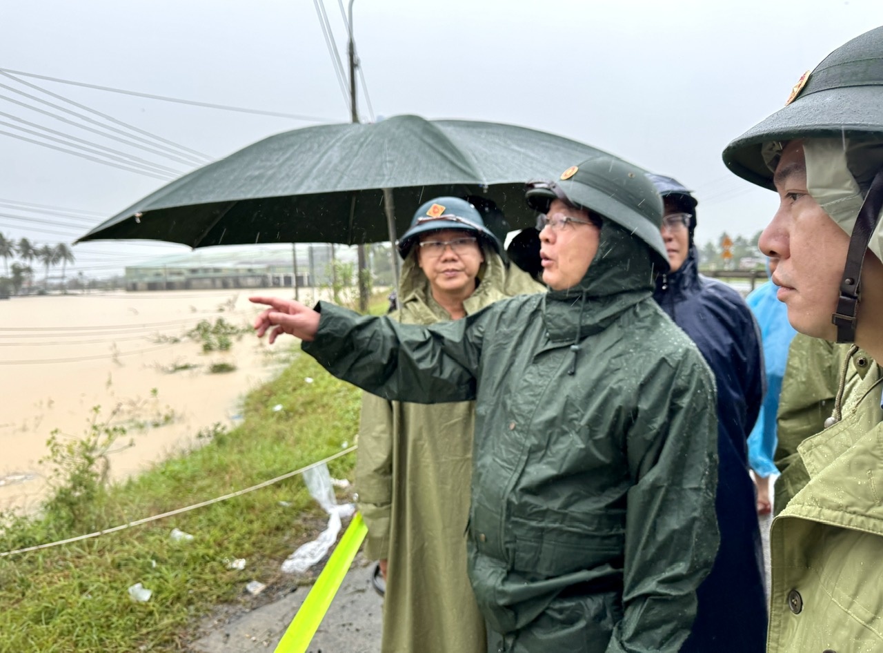 Phó Thủ tướng Hồ Quốc Dũng: Di dời dân ngay trong ngày, tuyệt đối không để xảy ra thiệt hại về người