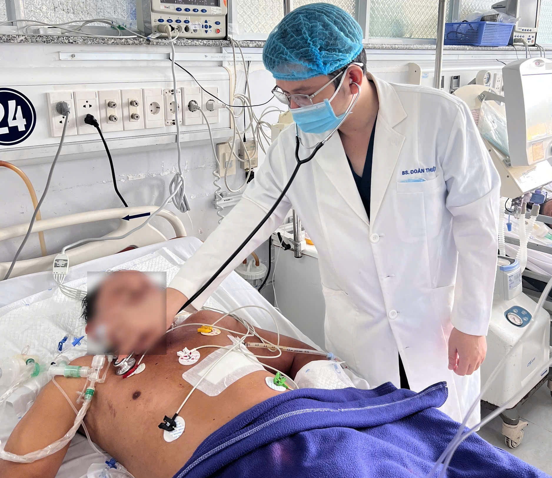 Bệnh viện Đa khoa Cần Thơ cứu sống bệnh nhân bị vết thương đâm thủng tim