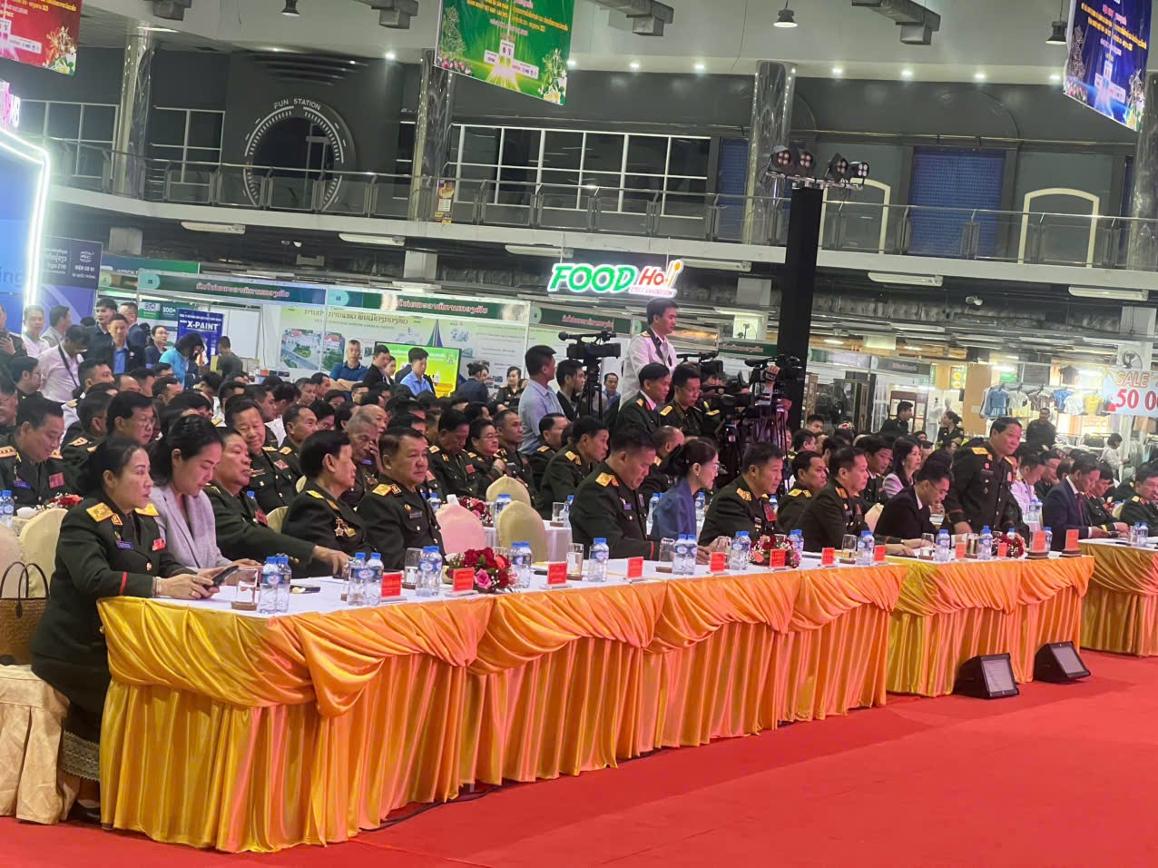 Hội chợ Việt Nam – Lào 2025: Hợp tác toàn diện giữa hai bộ quốc phòng và động lực cho thương mại bền vững