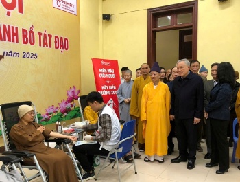 Phó Thủ tướng Thường trực dự ngày hội 