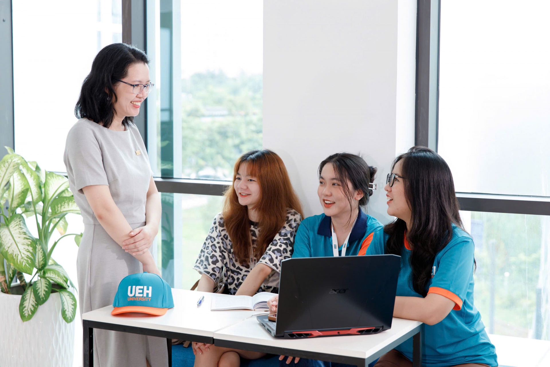 Đại học Kinh tế Thành phố Hồ Chí Minh mở rộng chính sách hỗ trợ cho sinh viên 5 tỉnh, thành ảnh hưởng bởi bão lũ