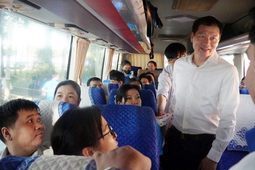 Gần 300 cán bộ, bác sĩ, tình nguyện viên tỉnh Đồng Nai lên đường hỗ trợ Đắk Lắk