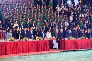 Thủ tướng kêu gọi chung sức đồng lòng, đồng cam cộng khổ, chia sẻ với đồng bào miền Trung