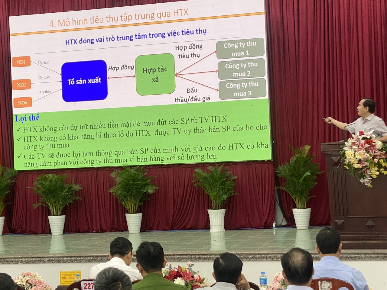 Khi Bí thư xã làm “Đại sứ OCOP” ở xã Tân Hòa, TP. Cần Thơ Khi Bí thư xã làm “Đại sứ OCOP” ở xã Tân Hòa, TP. Cần Thơ