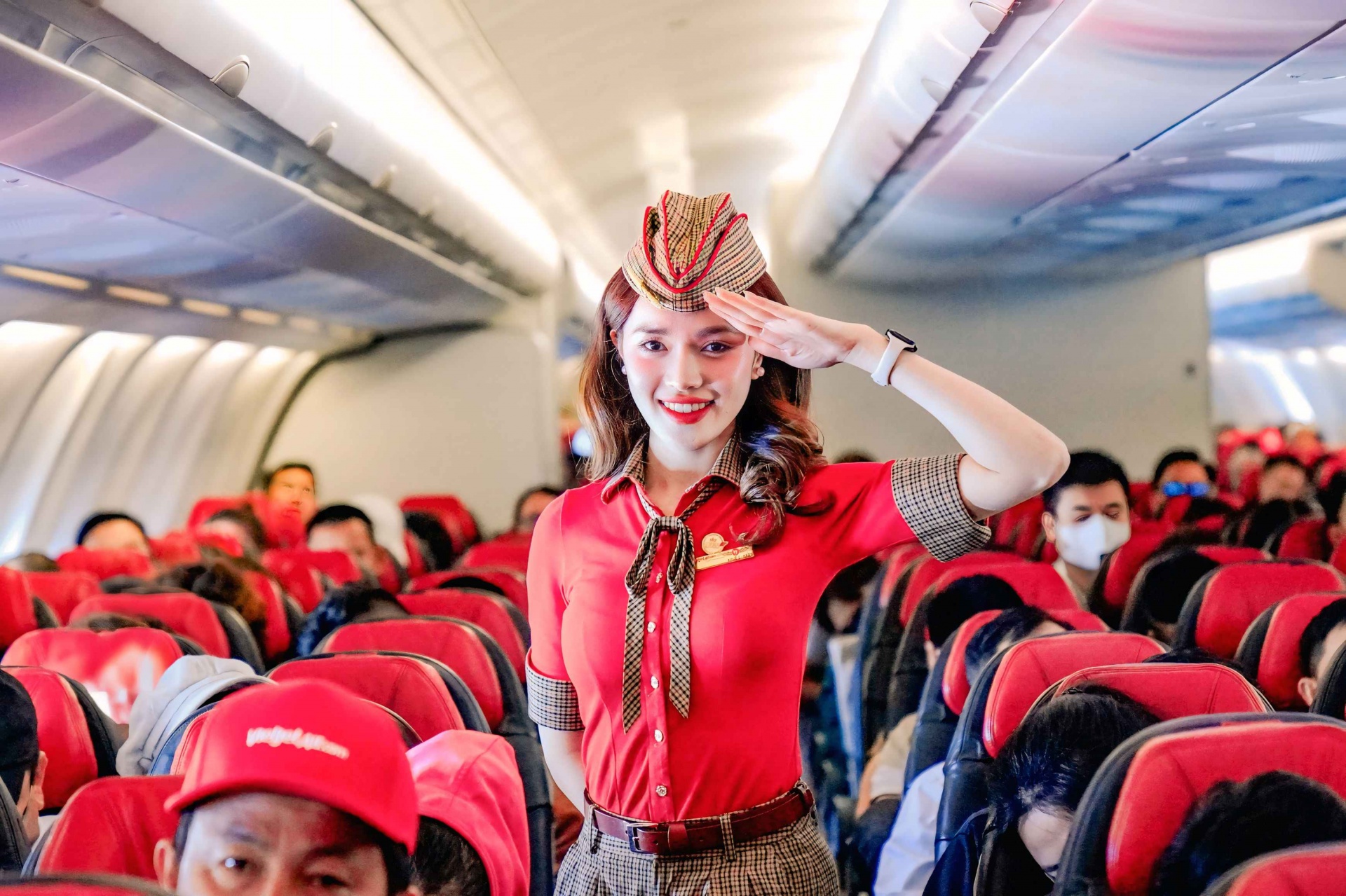 Trọn gói Business và SkyBoss chỉ từ 1,8 triệu đồng trong Mega Livestream  “Chuyện bay Vietjet kể” 27/11