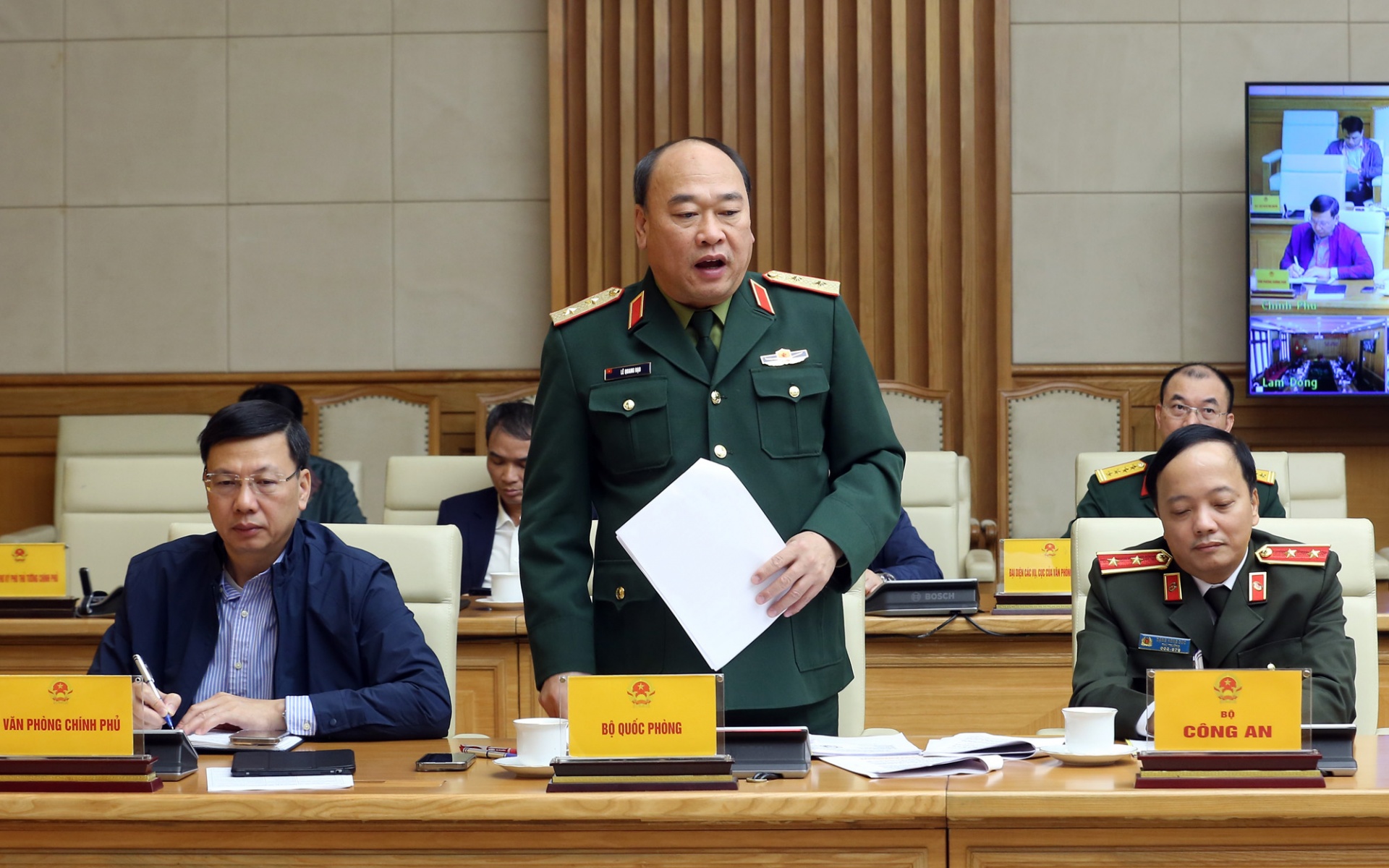 Trung tướng Lê Quang Đạo, Phó Tổng Tham mưu trưởng Quân đội nhân dân cho biết, Bộ trưởng Bộ Quốc phòng đã chỉ đạo Quân khu 5 rút kinh nghiệm bố trí, sử dụng lực lượng và phương tiện phòng chống bão lũ lịch sử vừa qua - Ảnh: VGP Trung tướng Lê Quang Đạo, Phó Tổng Tham mưu trưởng Quân đội nhân dân cho biết, Bộ trưởng Bộ Quốc phòng đã chỉ đạo Quân khu 5 rút kinh nghiệm bố trí, sử dụng lực lượng và phương tiện phòng chống bão lũ lịch sử vừa qua - Ảnh: VGP